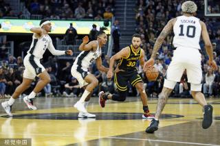 判罚尺度更 判罚尺度更