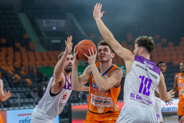 相关的长尾 相关的长尾